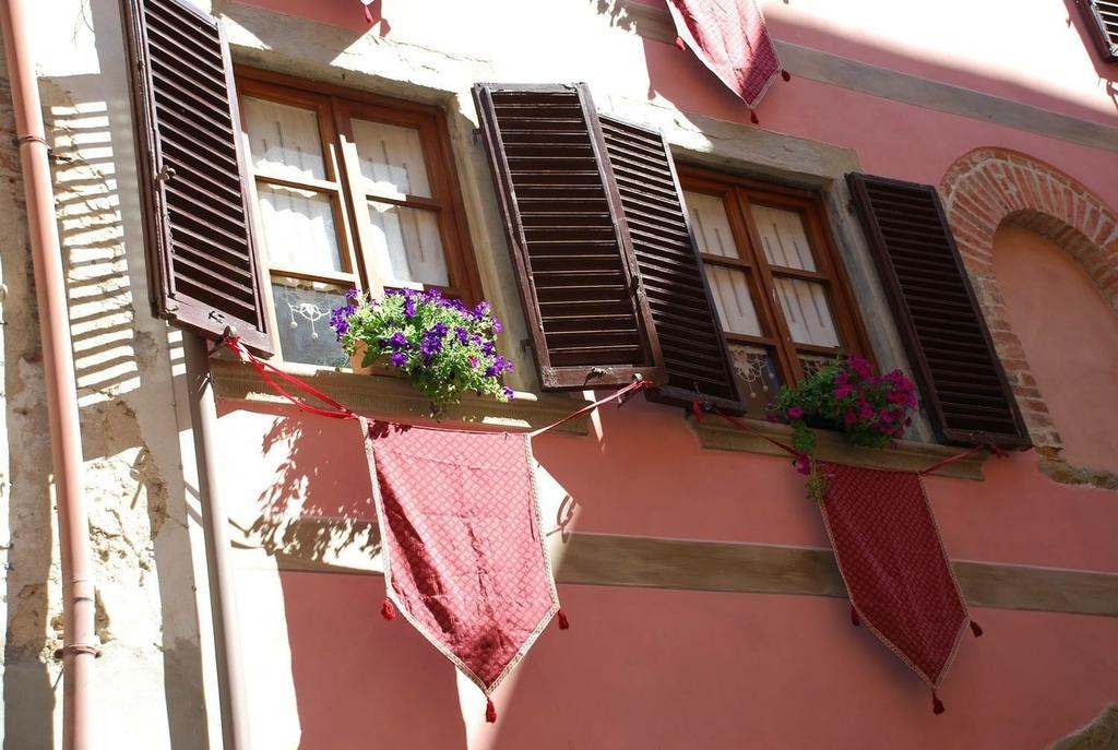 La Finestra Sul Borgo Dimora Storica Appartement Laterina Buitenkant foto