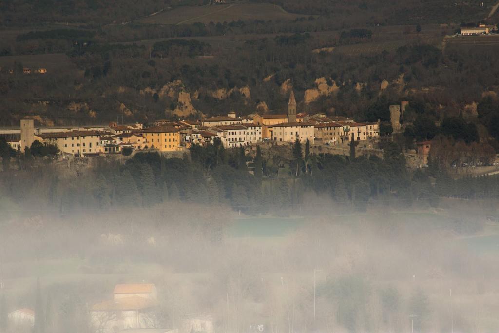 La Finestra Sul Borgo Dimora Storica Appartement Laterina Buitenkant foto