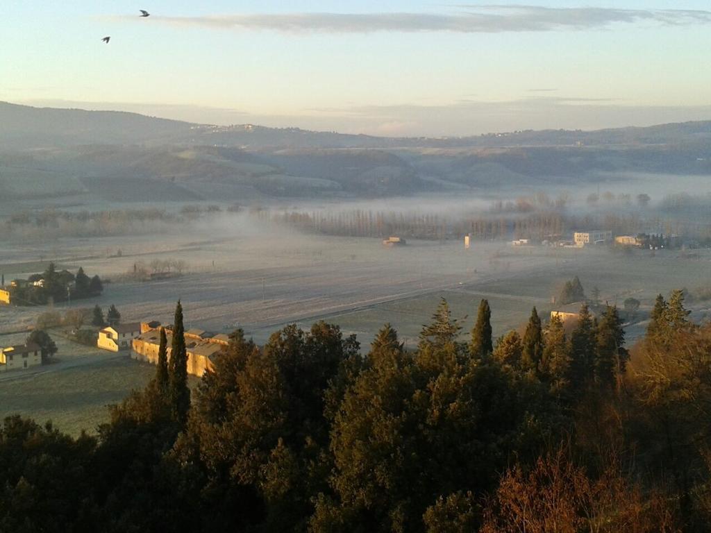 La Finestra Sul Borgo Dimora Storica Appartement Laterina Buitenkant foto